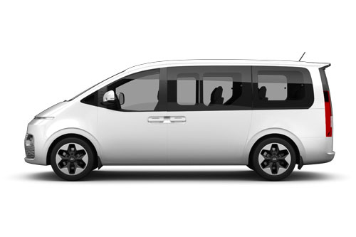 zu sehen ist ein weißer Hyundai STARIA