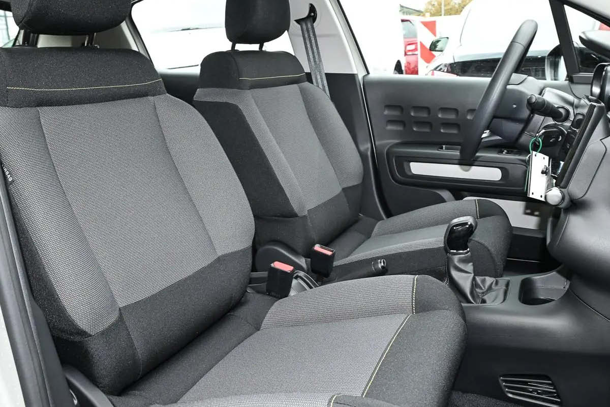 Innenansicht von einem Citroen C3 Aircross bei DELTA Automobile