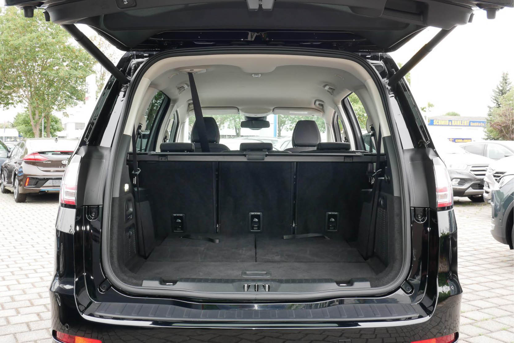 Kofferraum von Ford Galaxy bei DELTA Automobile