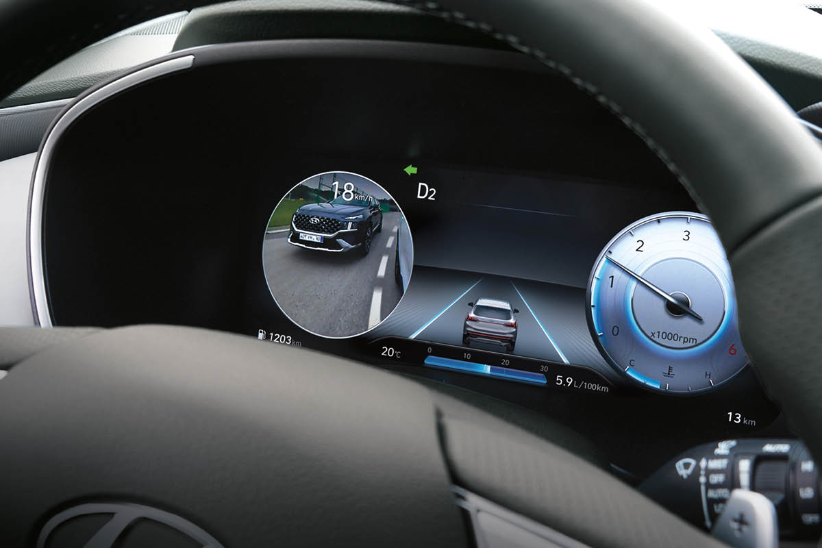 zu sehen ist das Display des Hyundai SANTA FE 