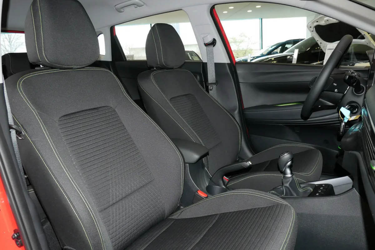 Sitze von Hyundai i20 bei DELTA Automobile 