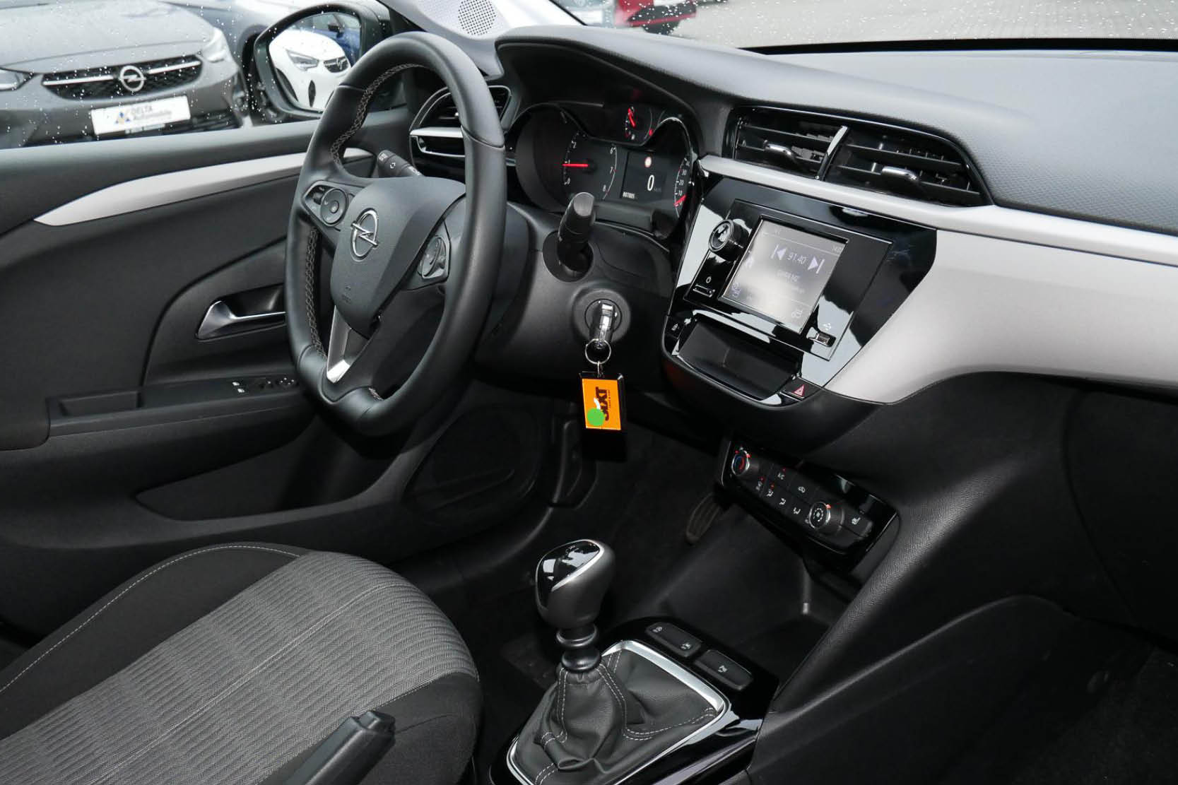Innenansicht von einem Opel Corsa bei DELTA Automobile
