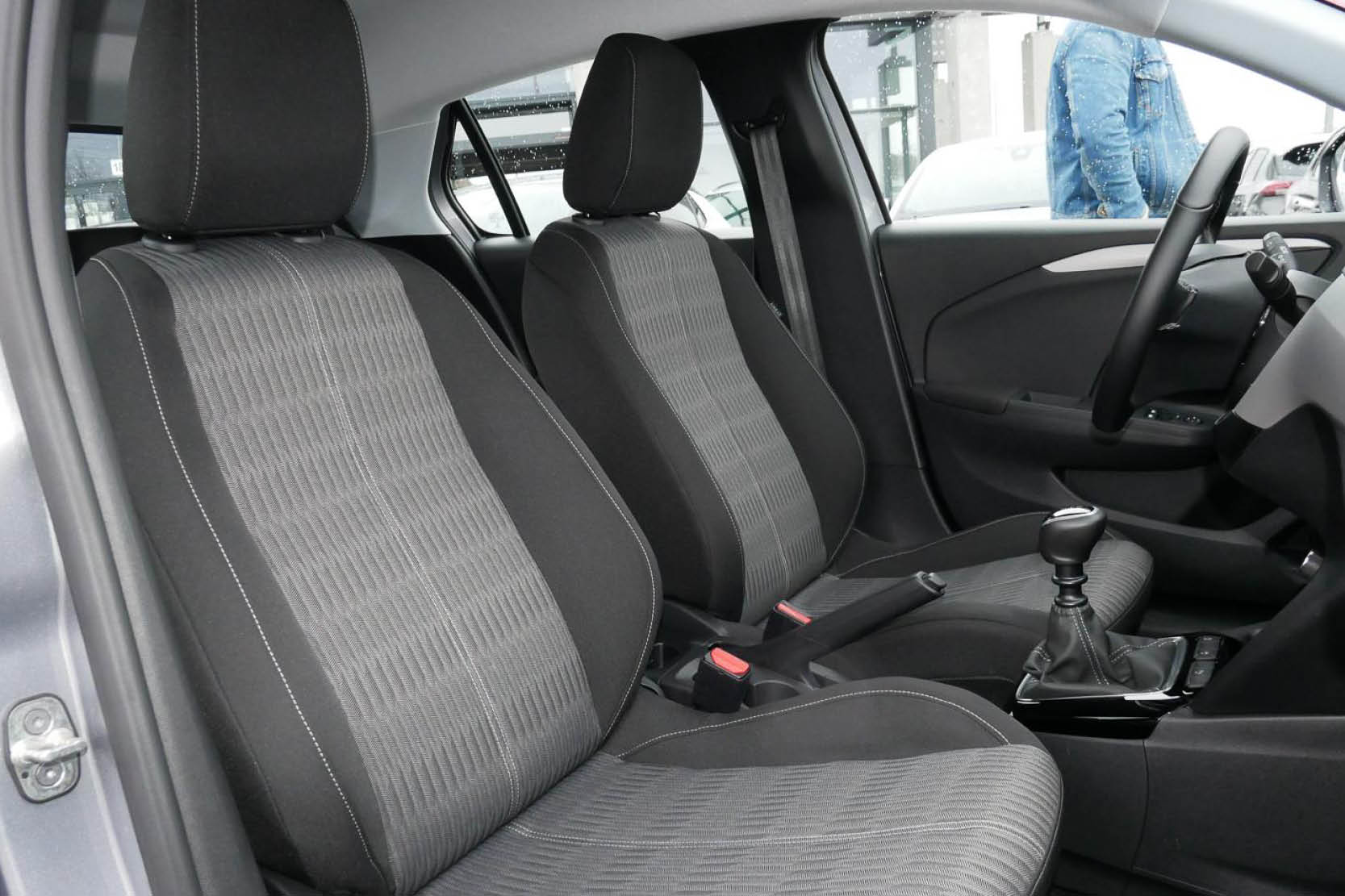 Sitze von Opel Corsa bei DELTA Automobile