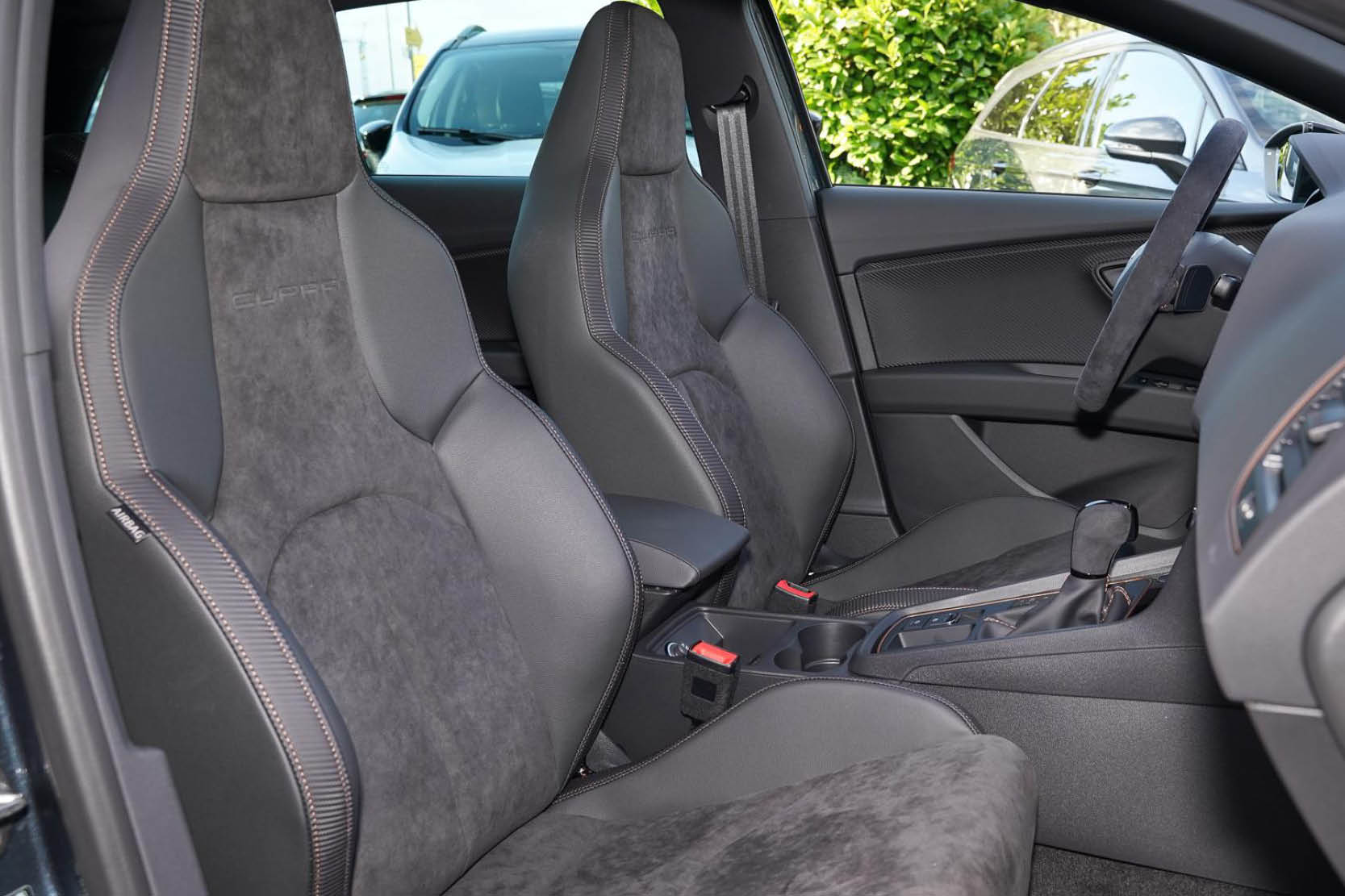 Sitze von Seat Leon bei DELTA Automobile